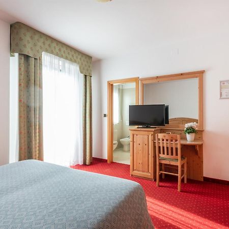 Hotel Lucia Levico Terme Buitenkant foto