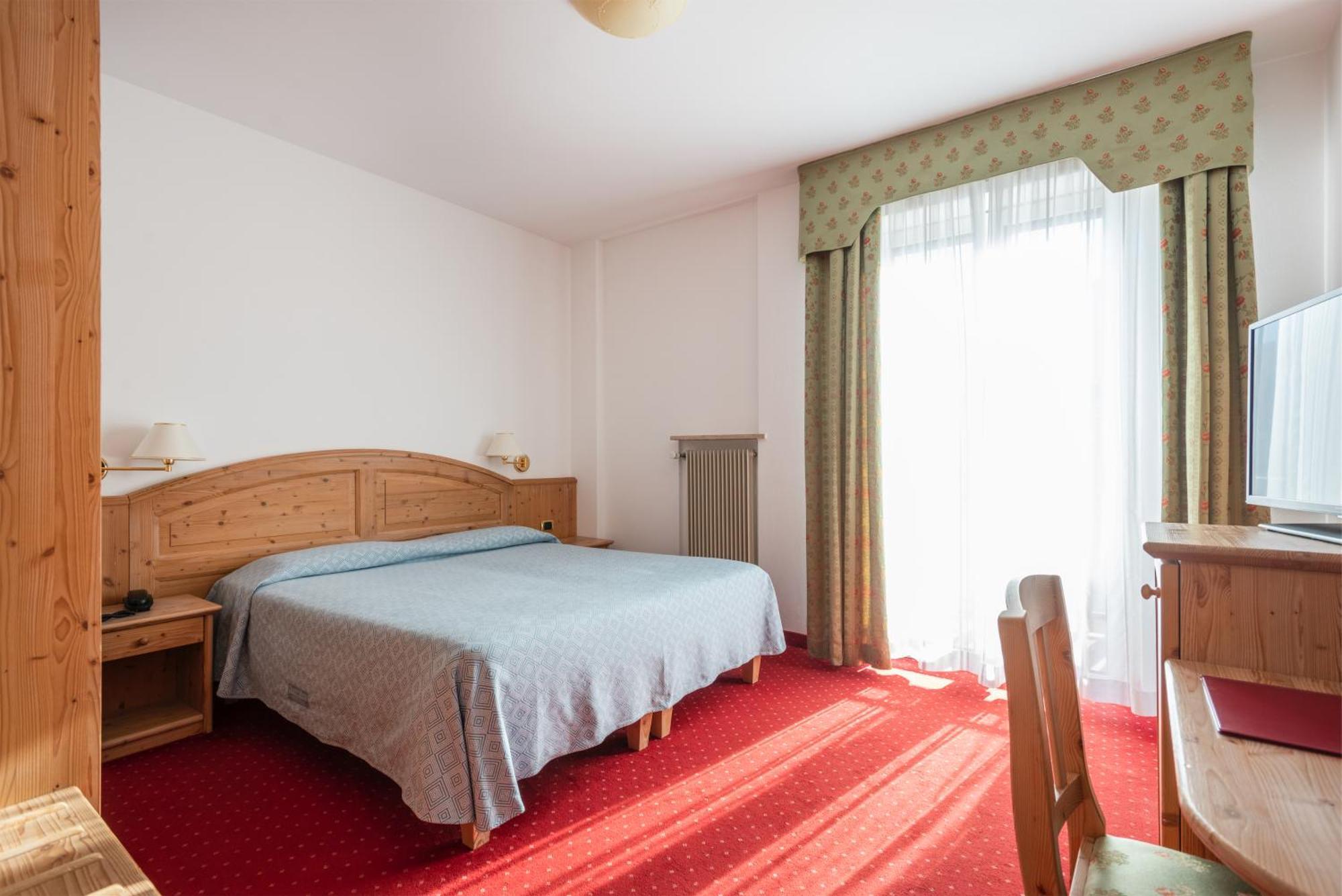 Hotel Lucia Levico Terme Buitenkant foto
