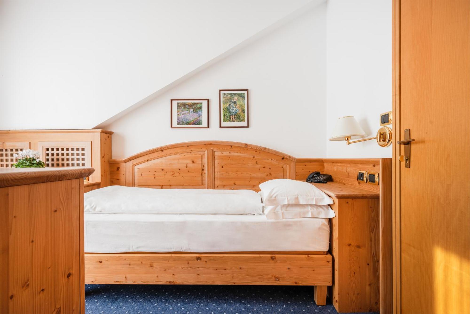 Hotel Lucia Levico Terme Buitenkant foto